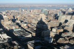 Der Schatten, im Hintergrund die USS Intrepid
